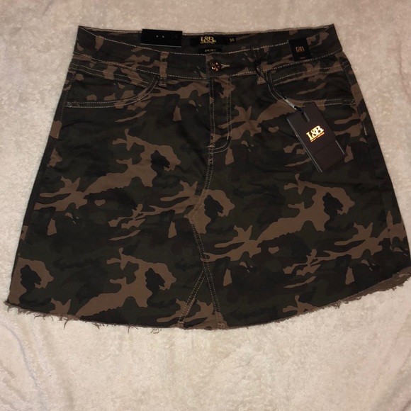 L&B Camo Print Mini Skirt Size 14 NWT - Picture 5 of 6